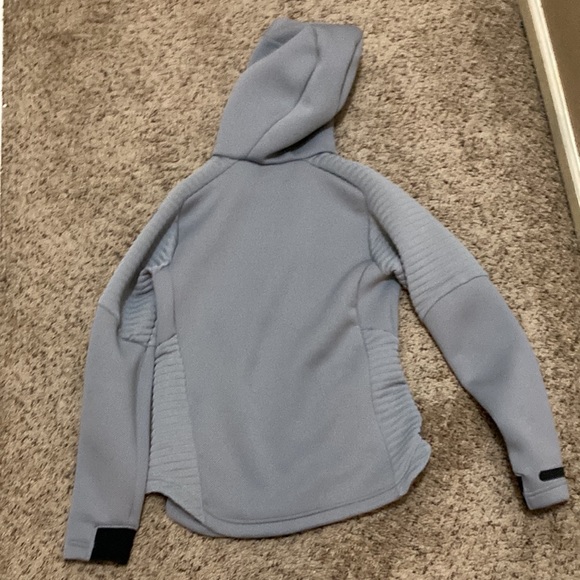 Grey under armour sweatshirt - Picture 3 of 5